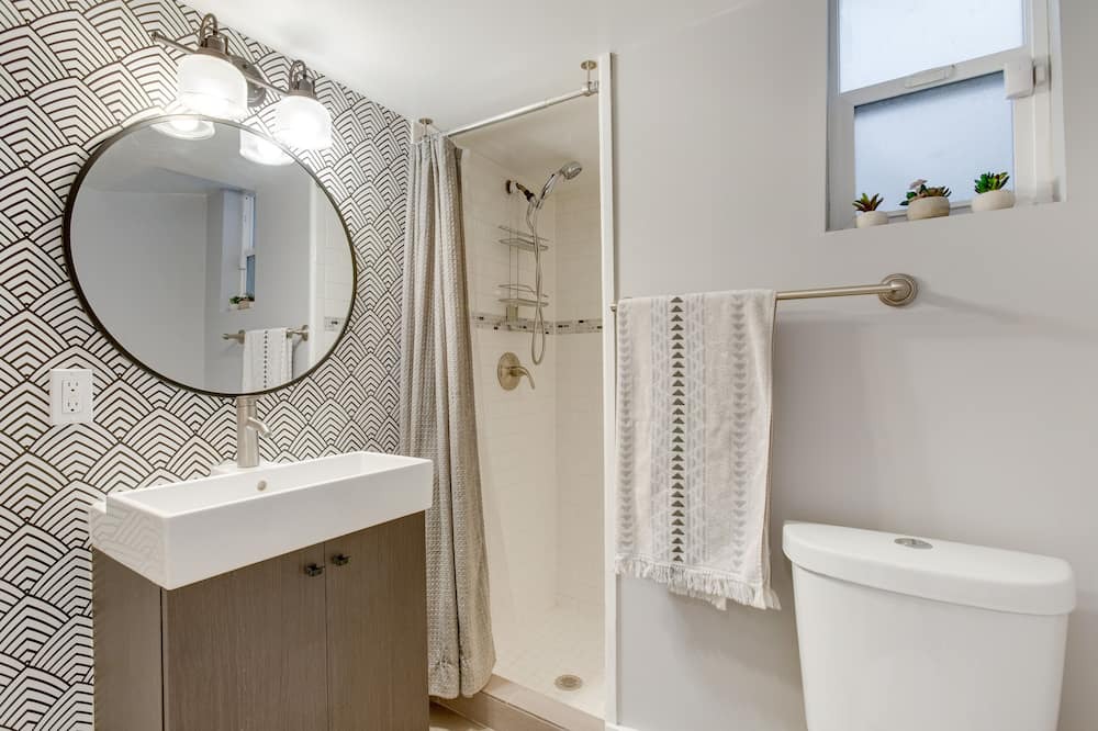 Photo of Bathroom in West Colfax