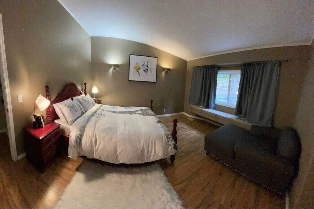 Photo of Bedroom in Anglemont