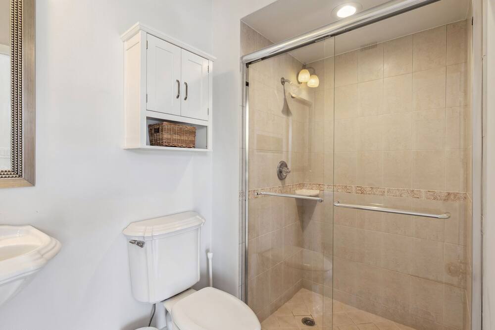 Photo of Bathroom in Lighthouse Point