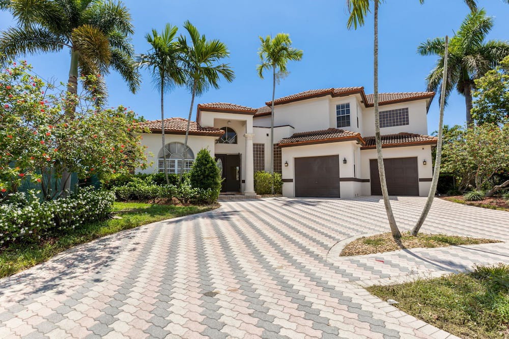 Photo of Outdoor in Lighthouse Point