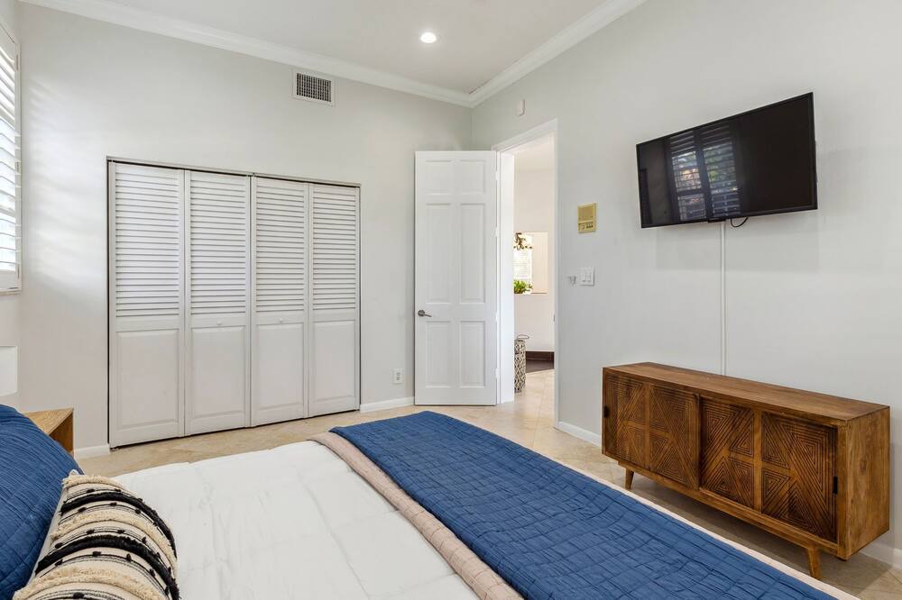 Photo of Bedroom in Lighthouse Point
