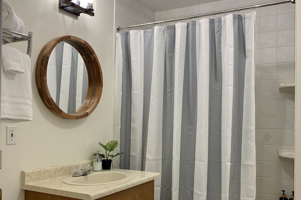 Photo of Bathroom in West Porpoise Bay