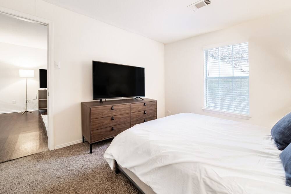 Photo of Bedroom in North Royalton