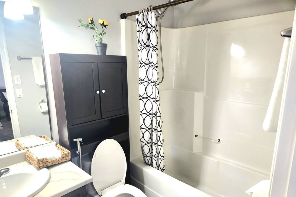 Photo of Bathroom in North Industrial