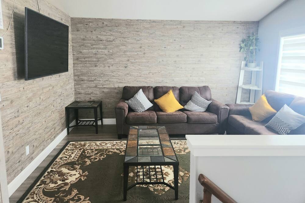 Photo of Livingroom in North Industrial