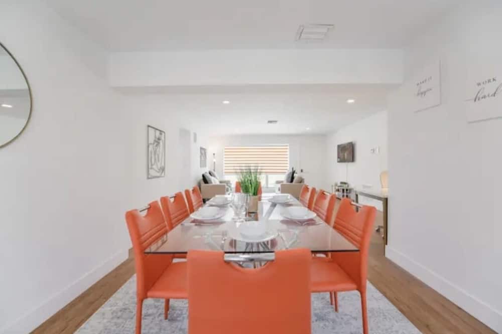 Photo of Others in Bel Air