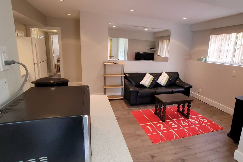 Photo of Livingroom in Dollarton