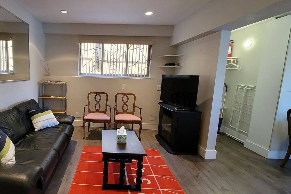 Photo of Livingroom in Dollarton