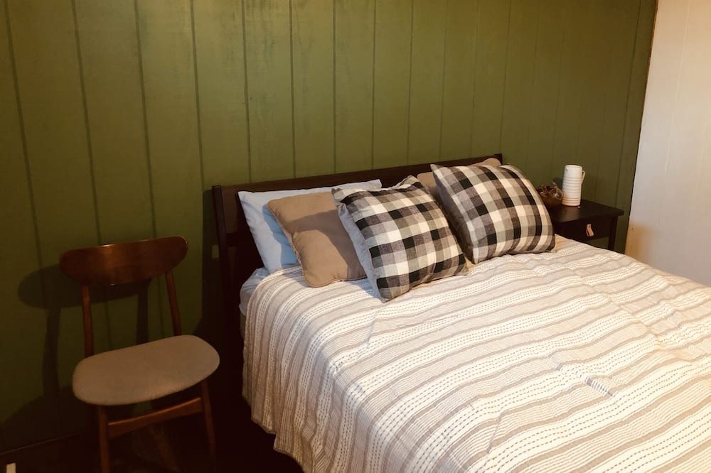 Photo of Bedroom in Warrensburg