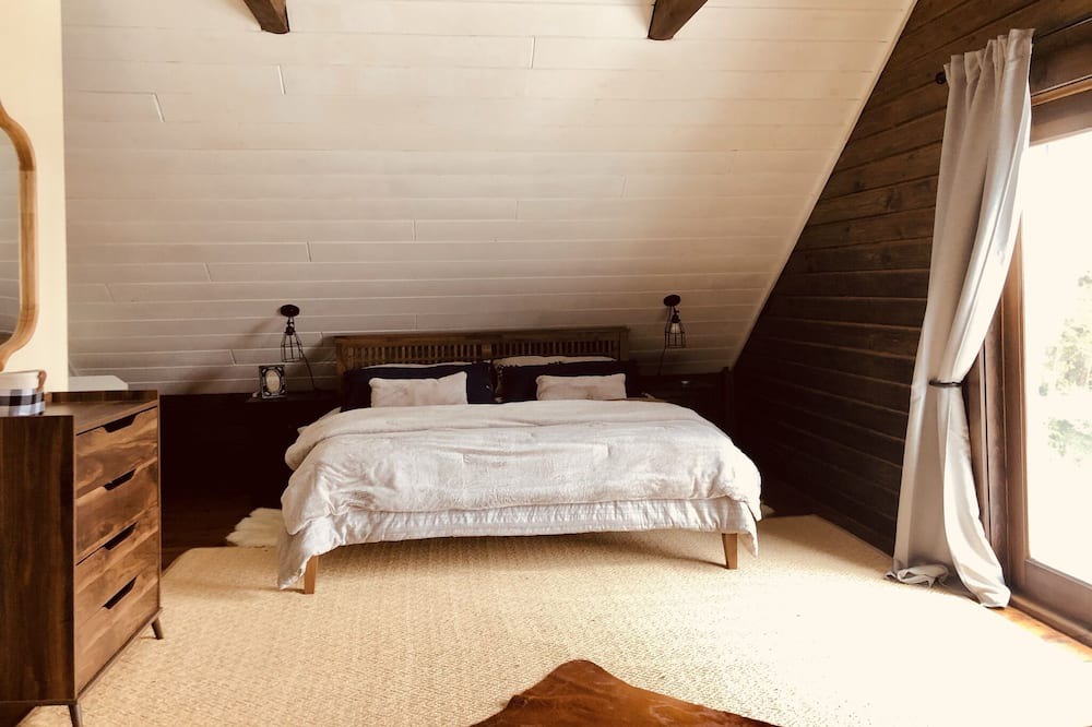 Photo of Bedroom in Warrensburg