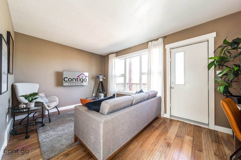 Photo of Livingroom in Leduc