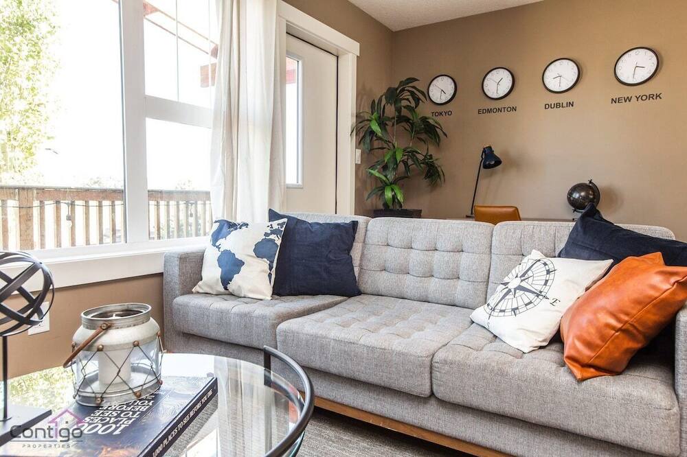 Photo of Livingroom in Leduc