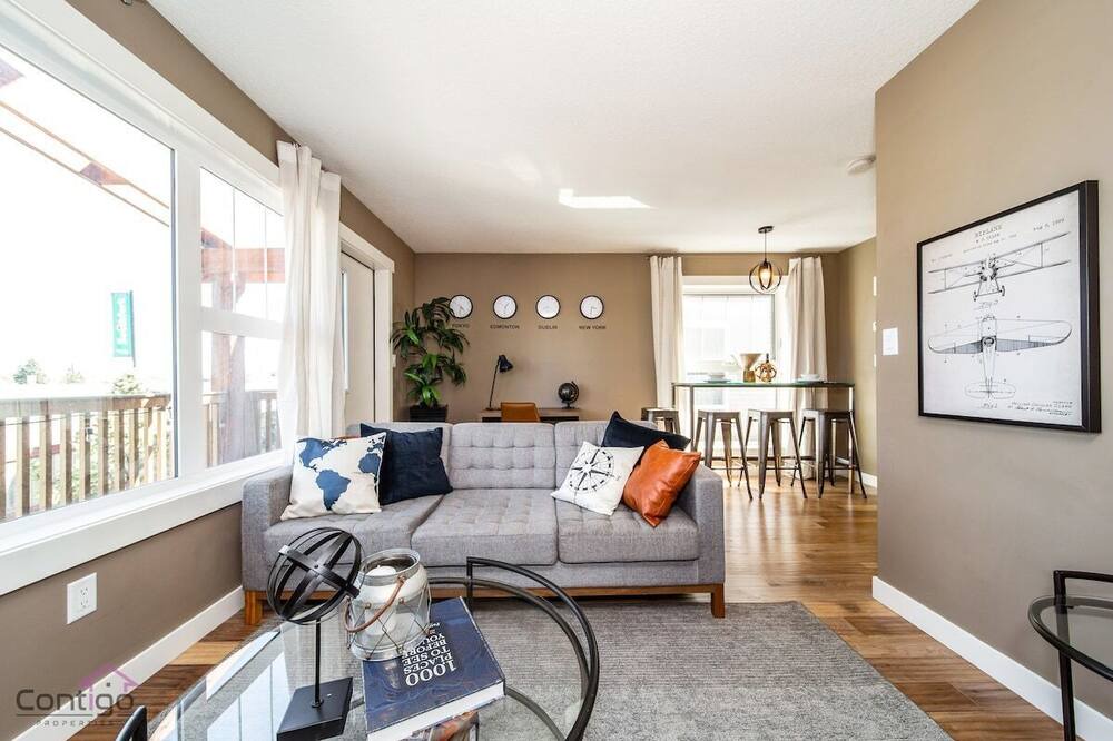 Photo of Livingroom in Leduc