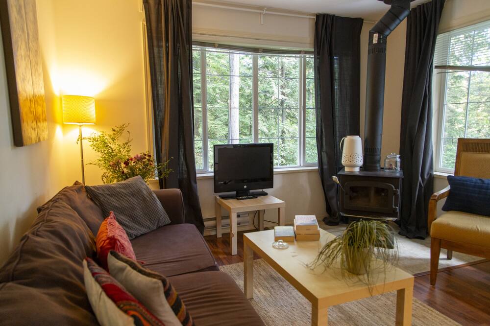 Photo of Livingroom in Port Moody