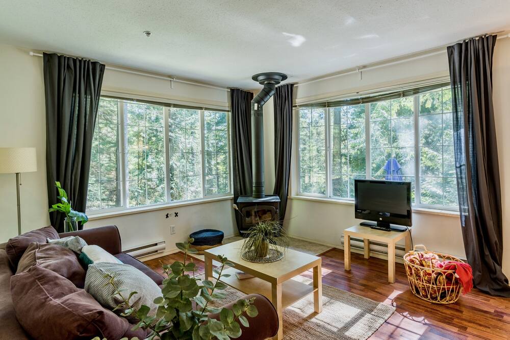 Photo of Livingroom in Port Moody
