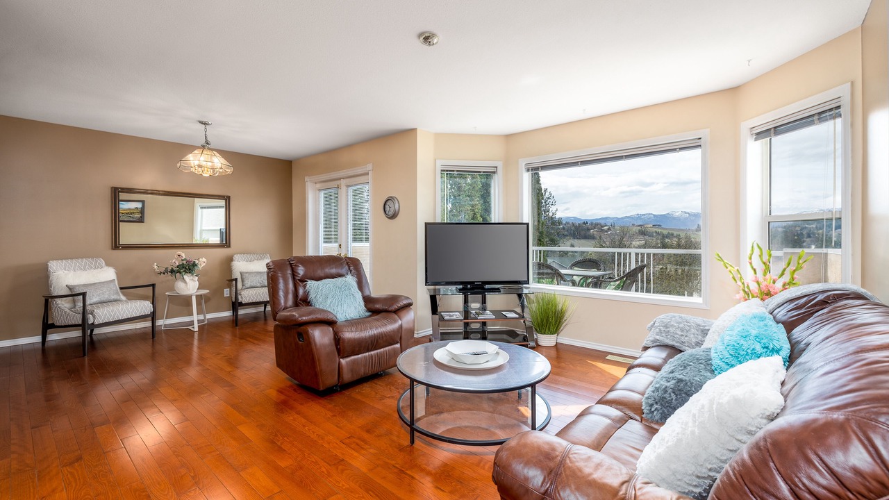 Photo of Livingroom in West Kelowna Estates