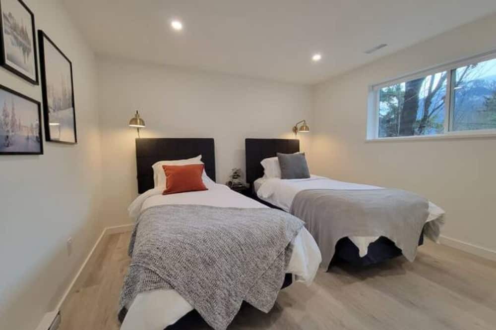 Photo of Bedroom in Garibaldi Highlands