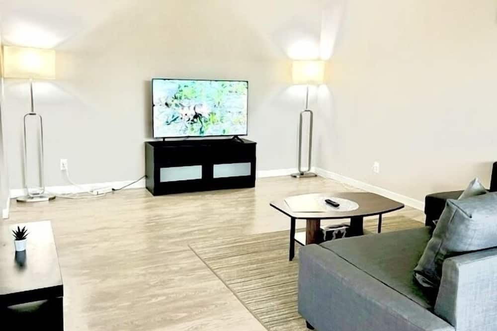 Photo of Livingroom in Chilliwack Proper Village West