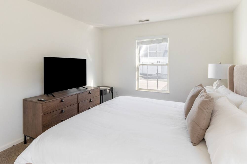 Photo of Bedroom in Avon