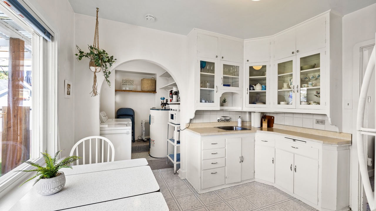 Photo of Kitchen in Esquimalt