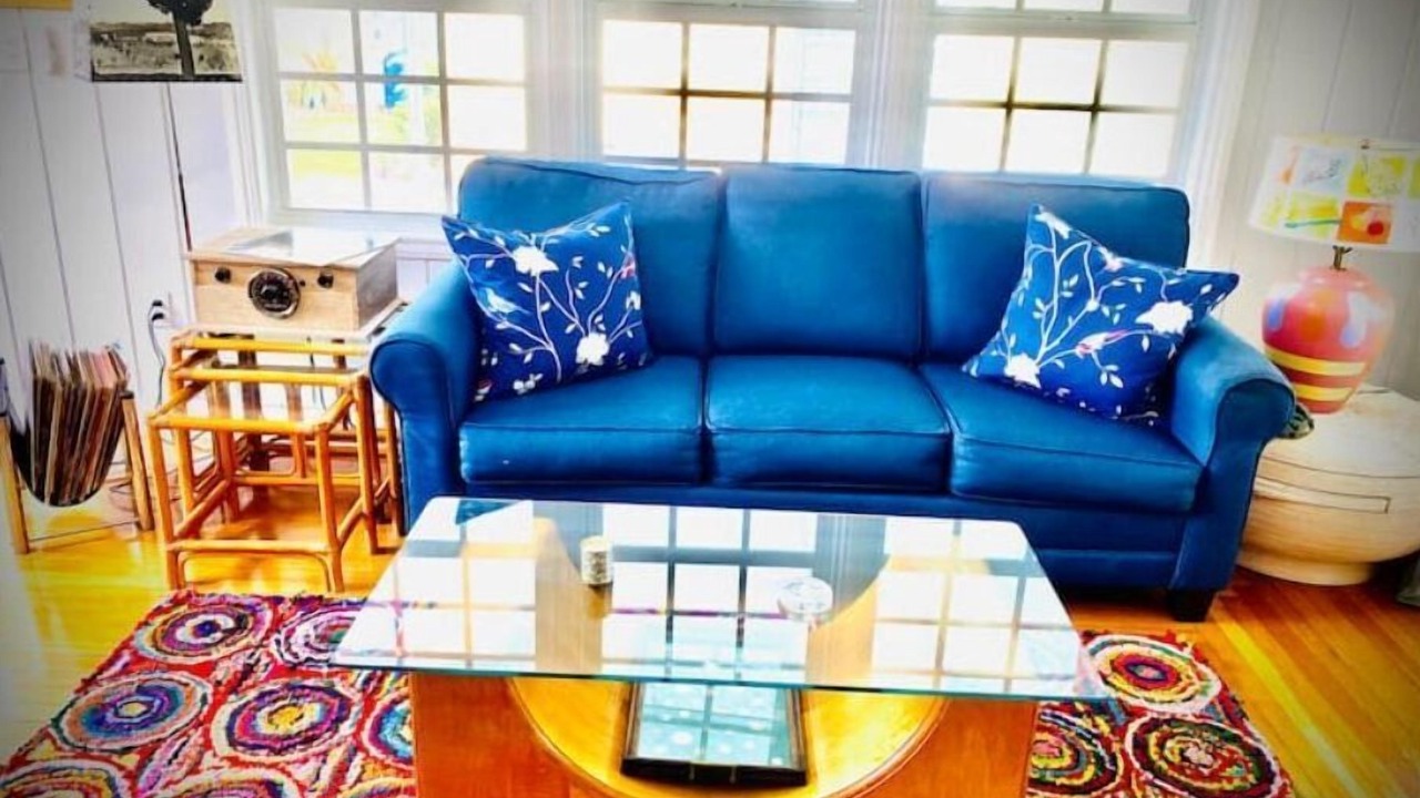 Photo of Livingroom in Parrot Cove