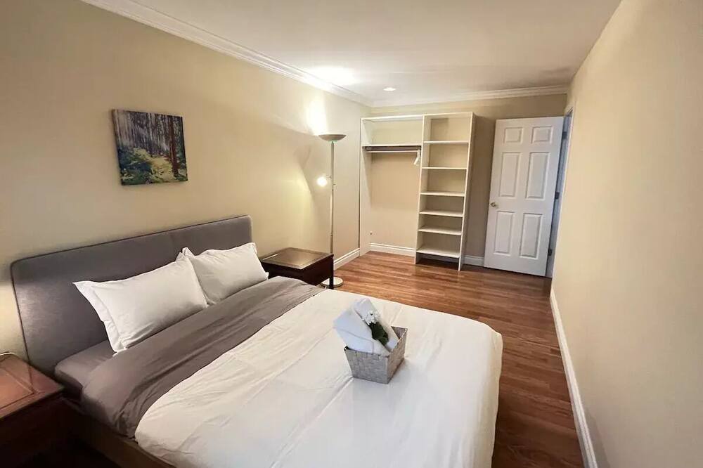 Photo of Bedroom in Delta