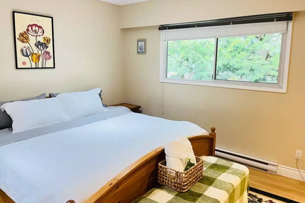 Photo of Bedroom in Delta