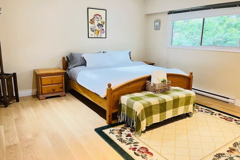 Photo of Bedroom in Delta