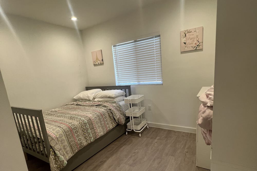 Photo of Bedroom in Carol City