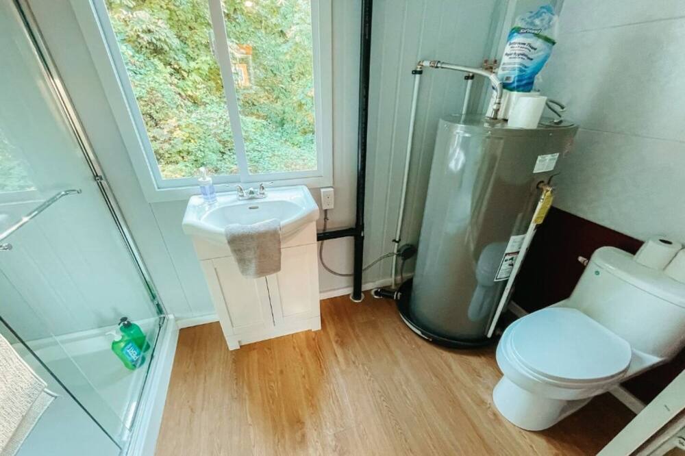 Photo of Bathroom in Sliammon