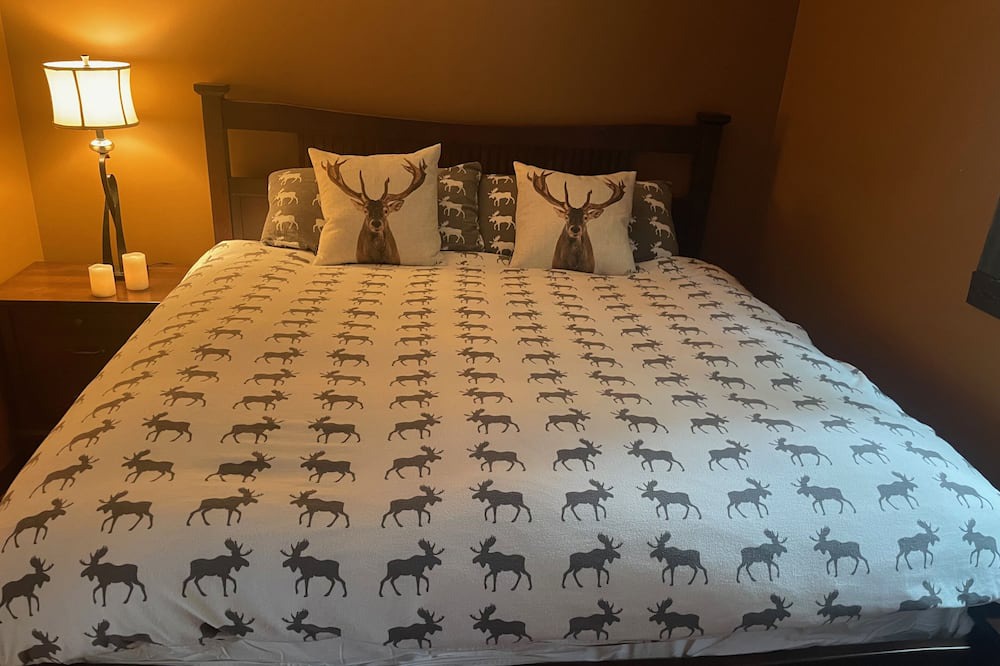 Photo of Bedroom in Eagle Bay