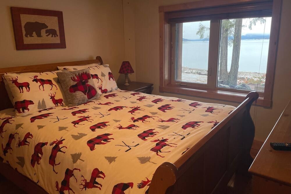 Photo of Bedroom in Eagle Bay