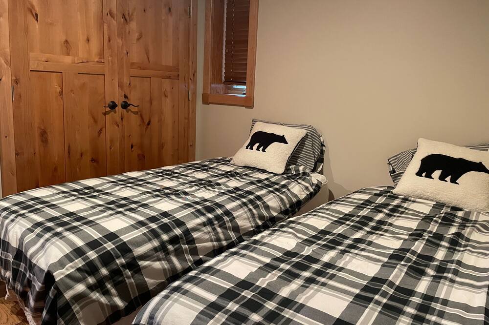 Photo of Bedroom in Eagle Bay