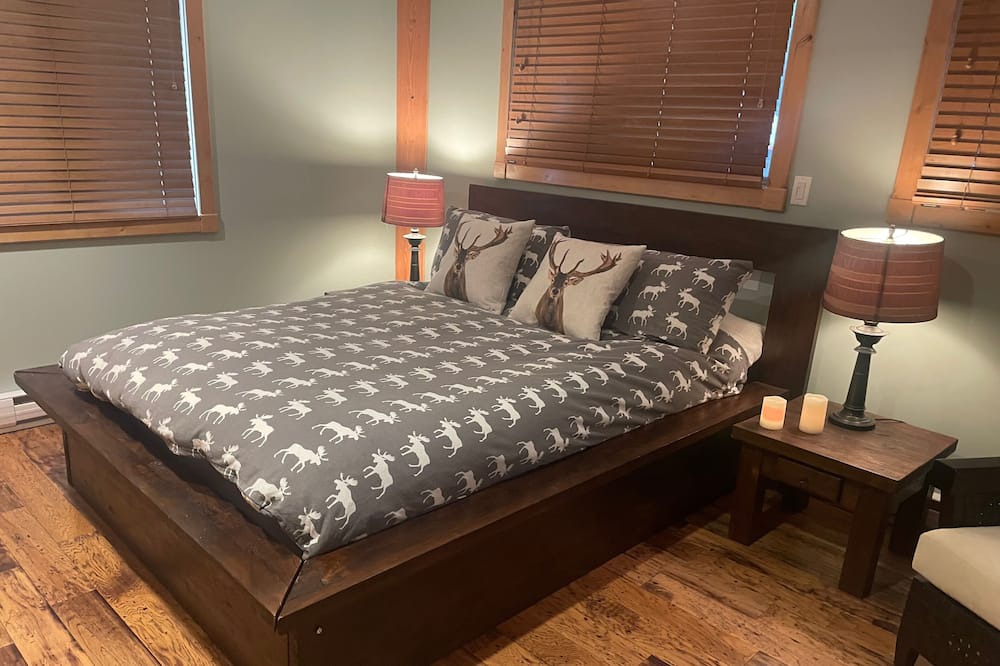 Photo of Bedroom in Eagle Bay
