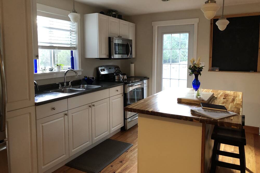 Photo of Kitchen in Shawnigan Lake