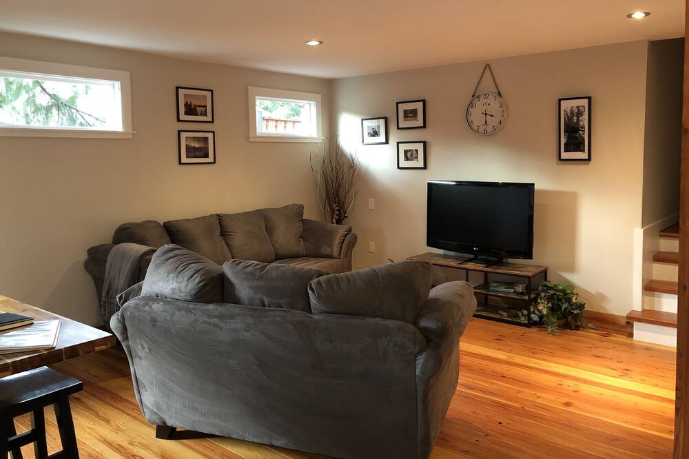 Photo of Livingroom in Shawnigan Lake
