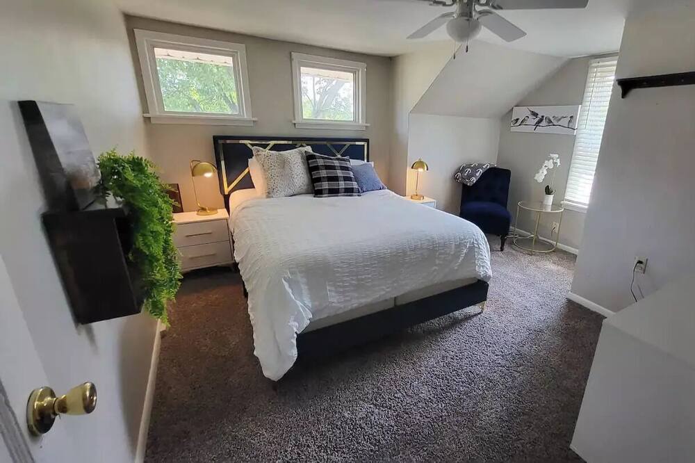 Photo of Bedroom in Mayfield Heights