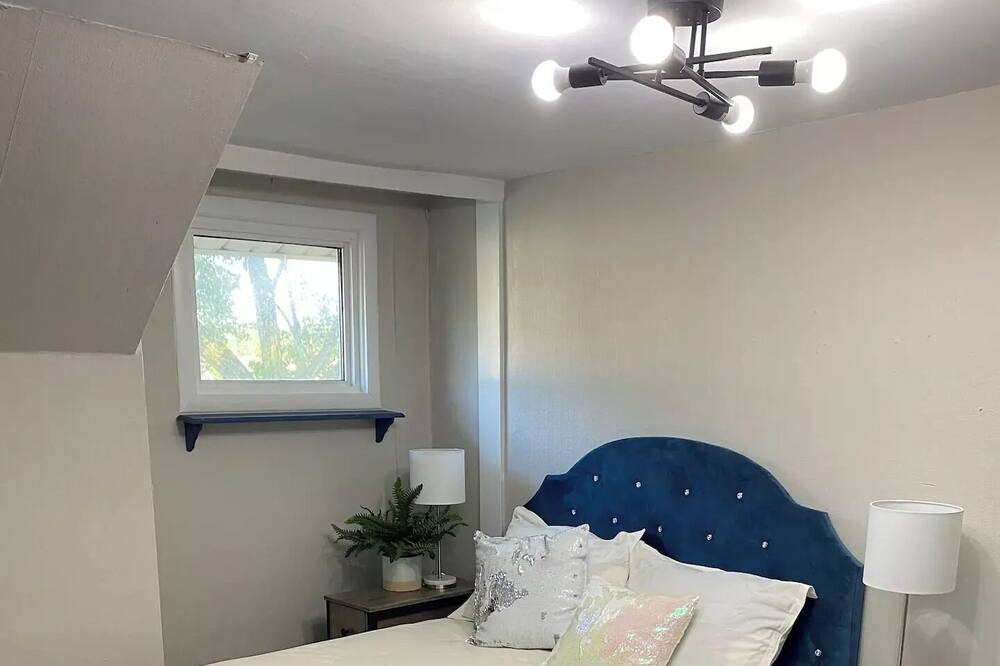 Photo of Bedroom in Mayfield Heights