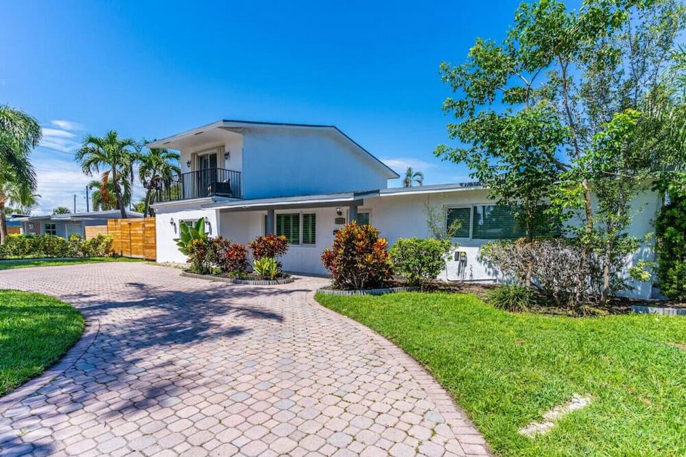 Photo of Outdoor in Beachway Estates