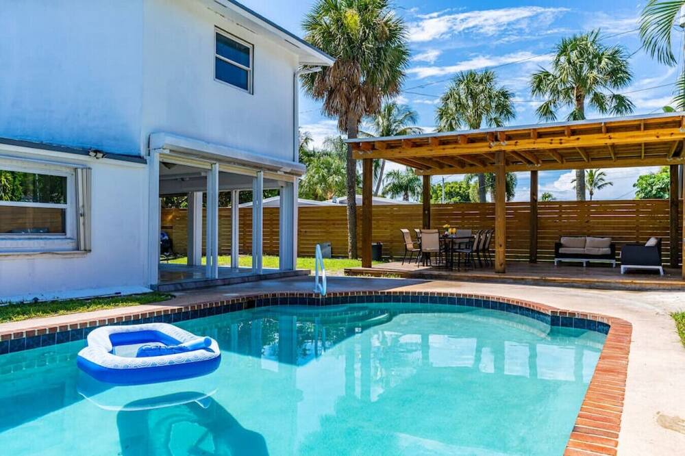 Photo of Outdoor in Beachway Estates
