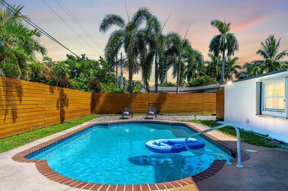 Photo of Outdoor in Beachway Estates