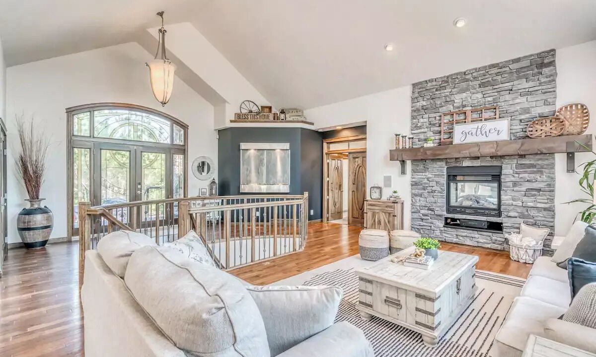 Photo of Livingroom in Airdrie