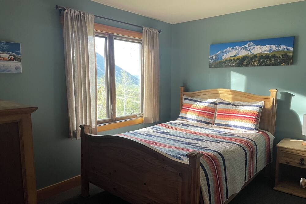 Photo of Bedroom in Crested Butte South