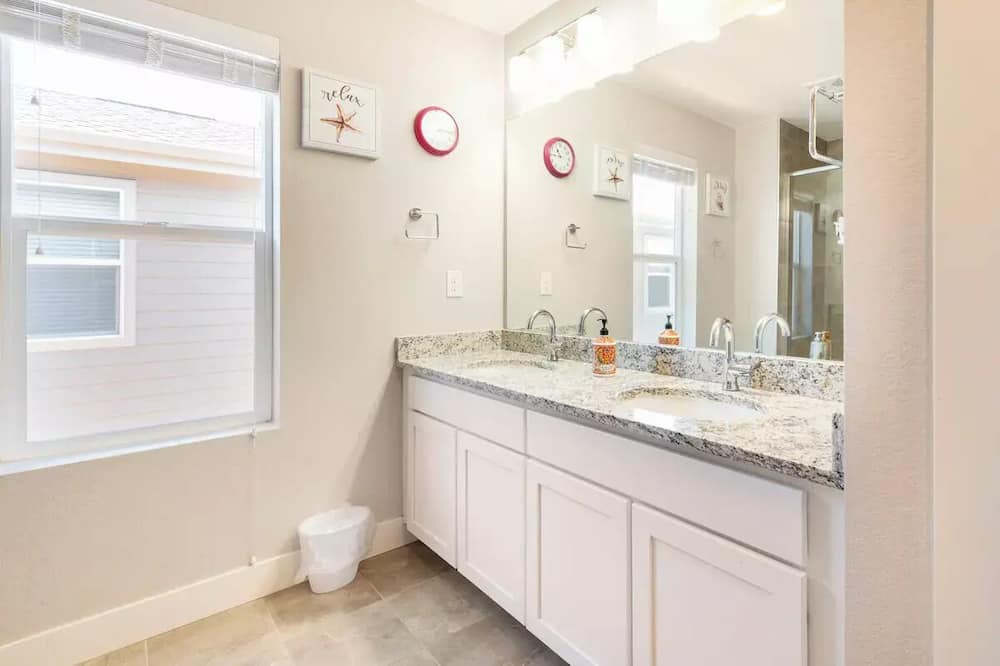 Photo of Bathroom in Gateway