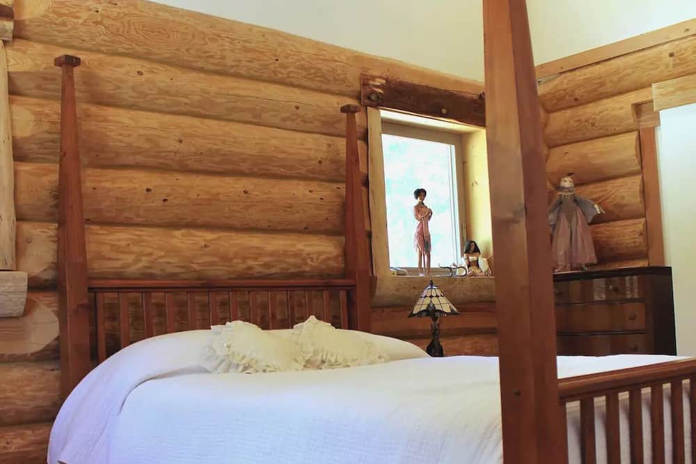 Photo of Bedroom in Shawnigan Lake