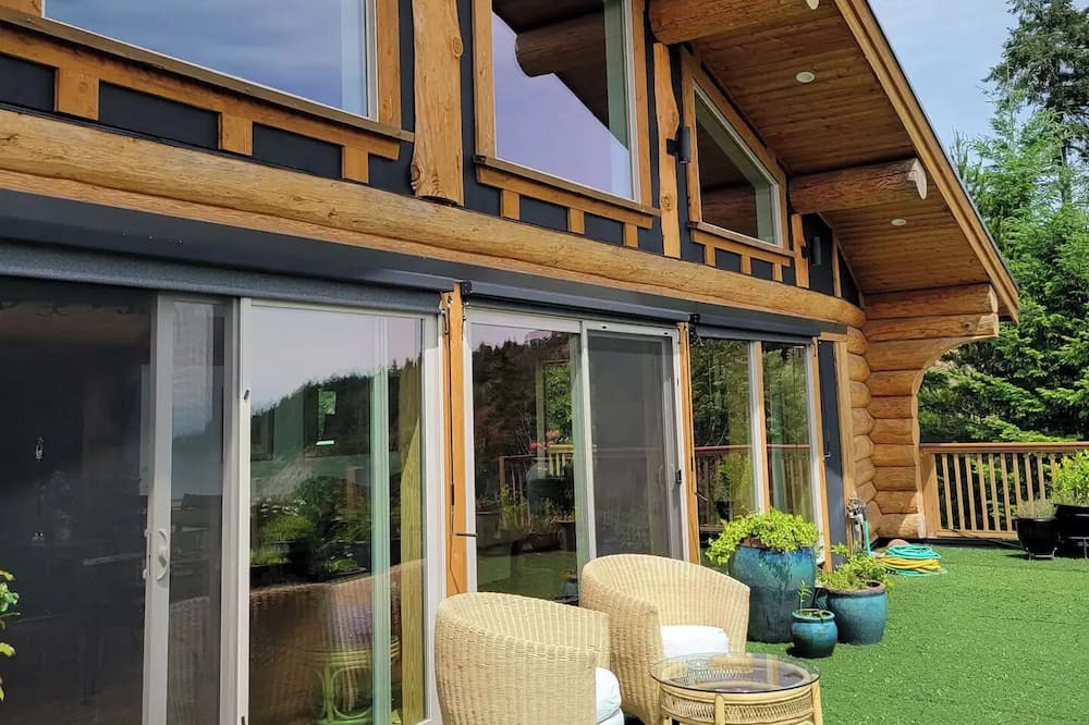 Photo of Patio Balcony in Shawnigan Lake