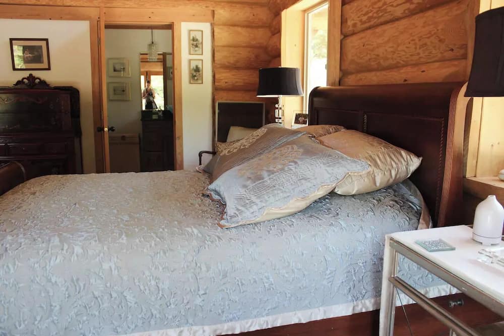 Photo of Bedroom in Shawnigan Lake