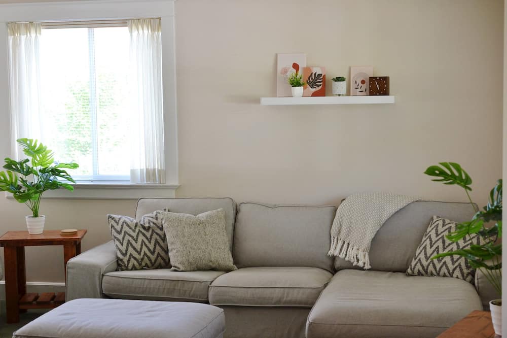 Photo of Livingroom in Vernon