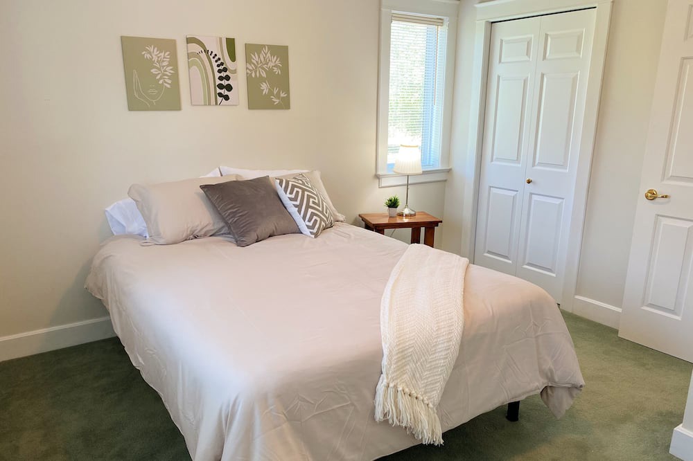 Photo of Bedroom in Vernon