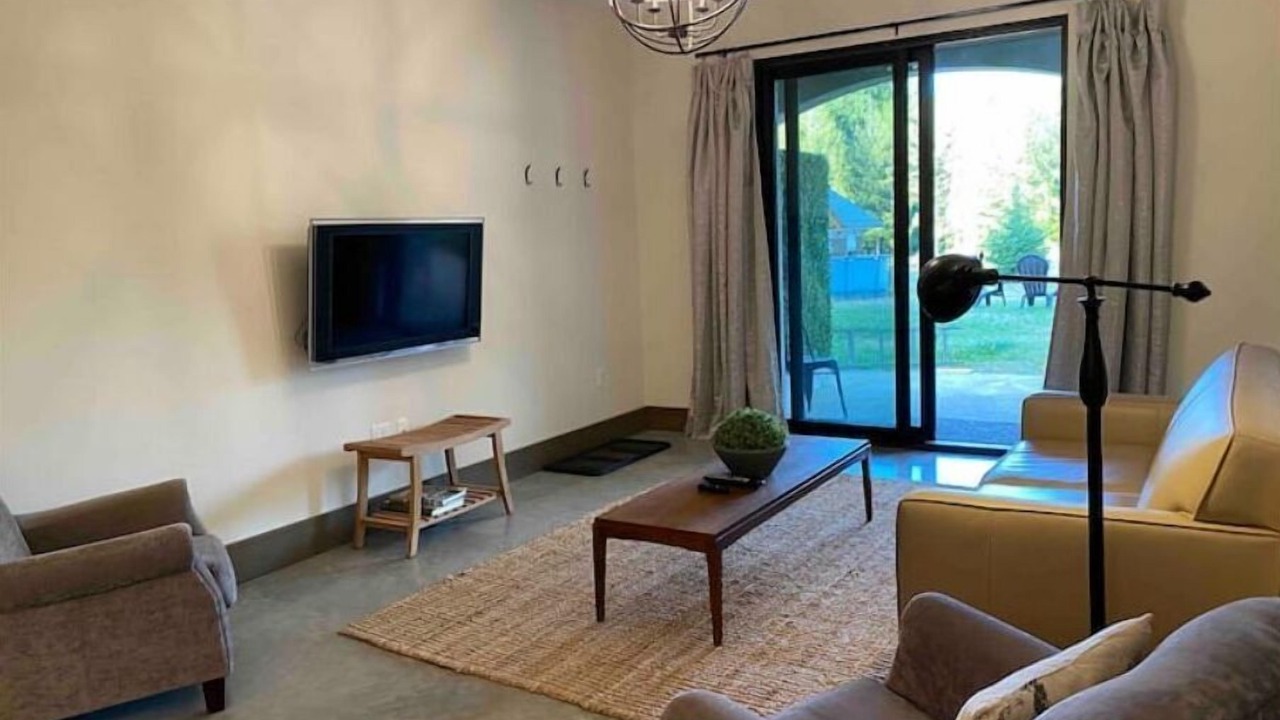 Photo of Livingroom in Duncan